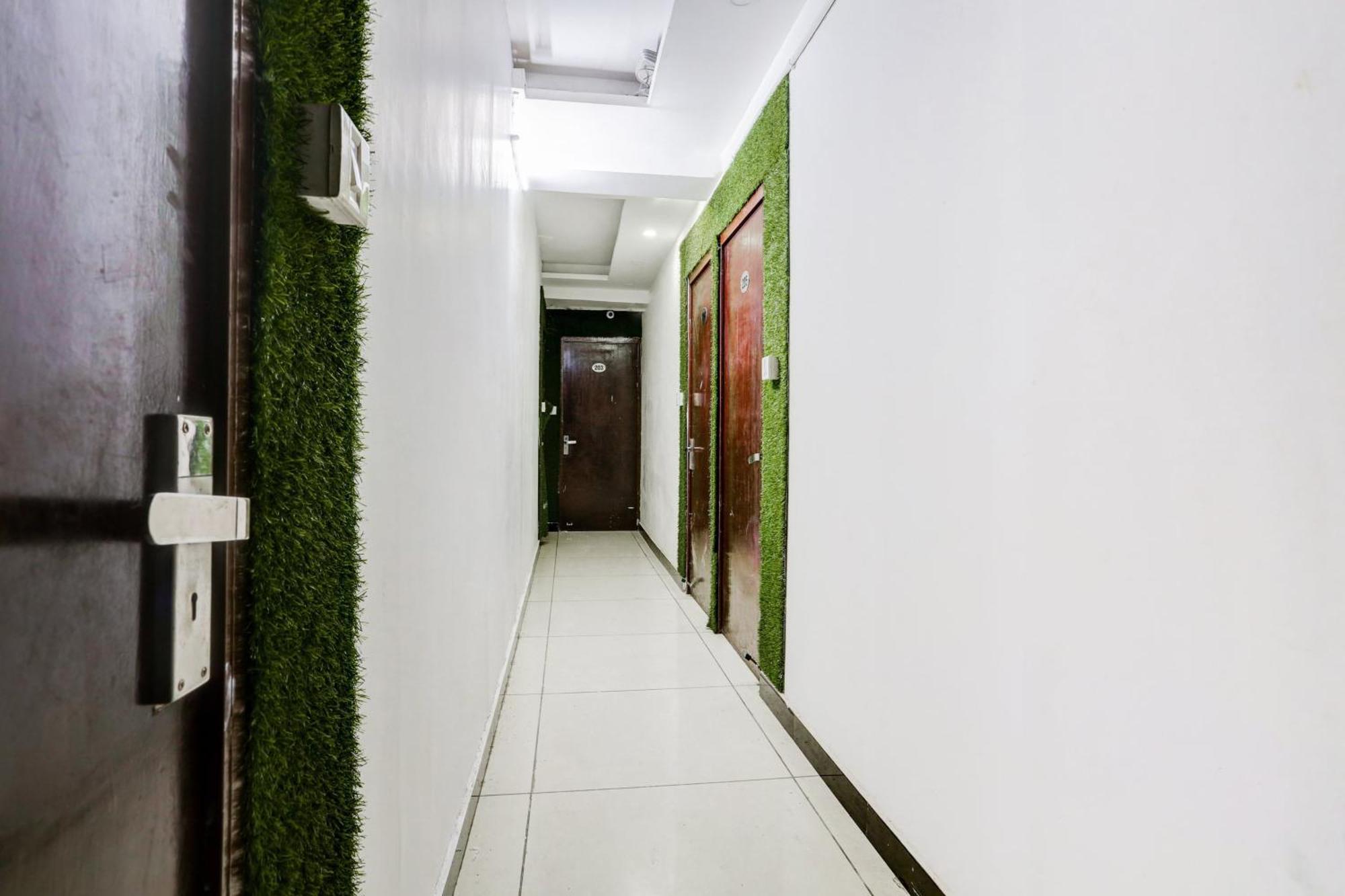 Hotel Rk Plaza Nueva Delhi Exterior foto